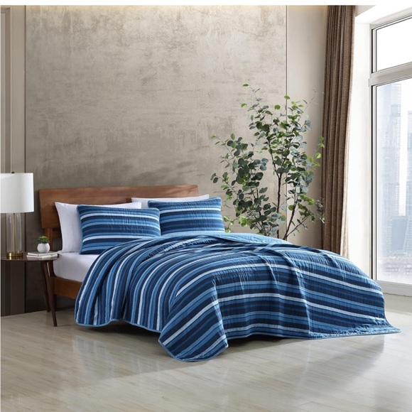 King Quilt Set, Cotton Reversible Bedding Set, All Season Casual Home Décor - Picture 2 of 7